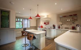 Ludlow - Linnet House - Well Presented Townhouse With Parking - Perfect Location For Exploring On Foot, Sleeps Up To 8 Guests - Hosted By Rentmyhouse